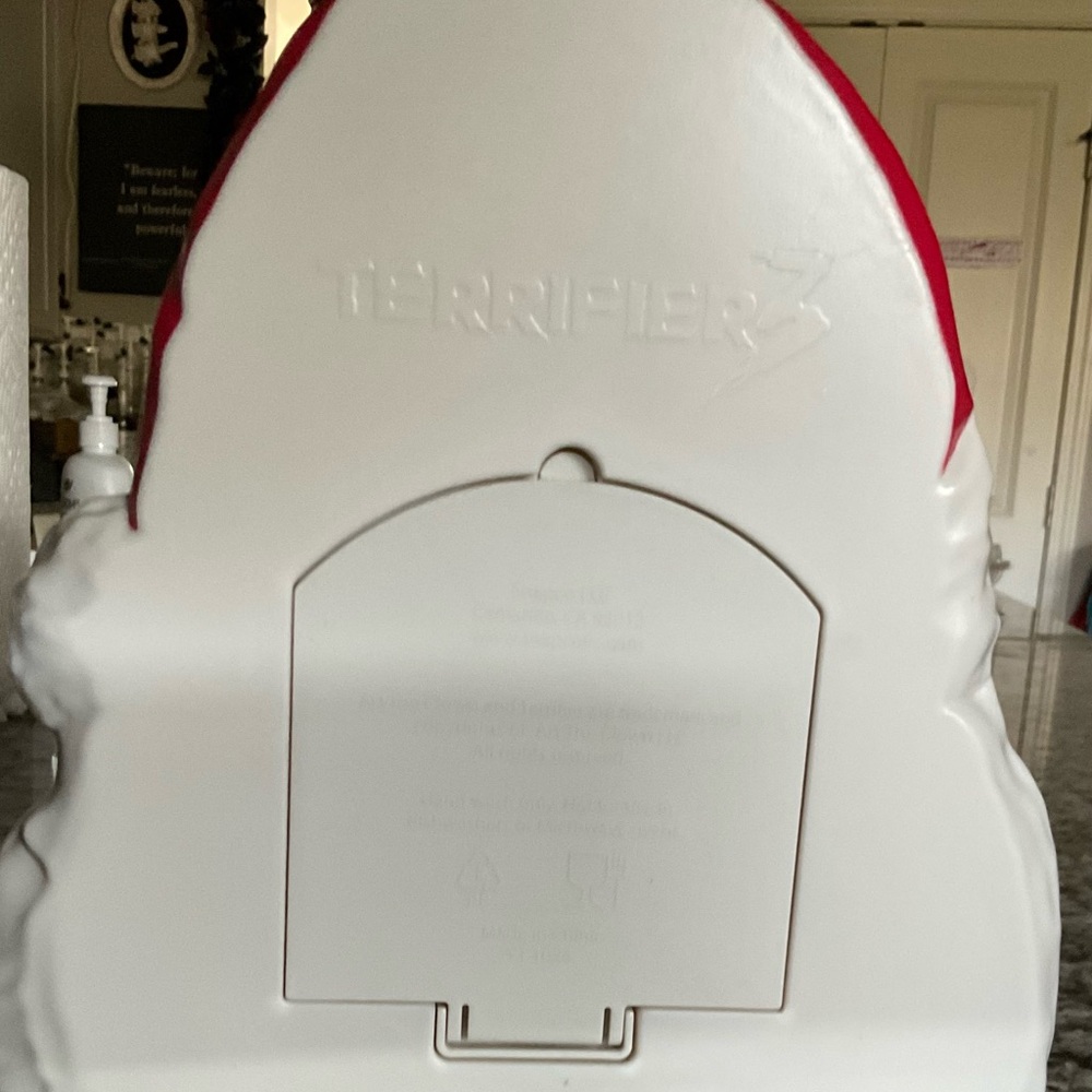 Terrifier 3 Popcorn Bucket - Picture 4 of 4